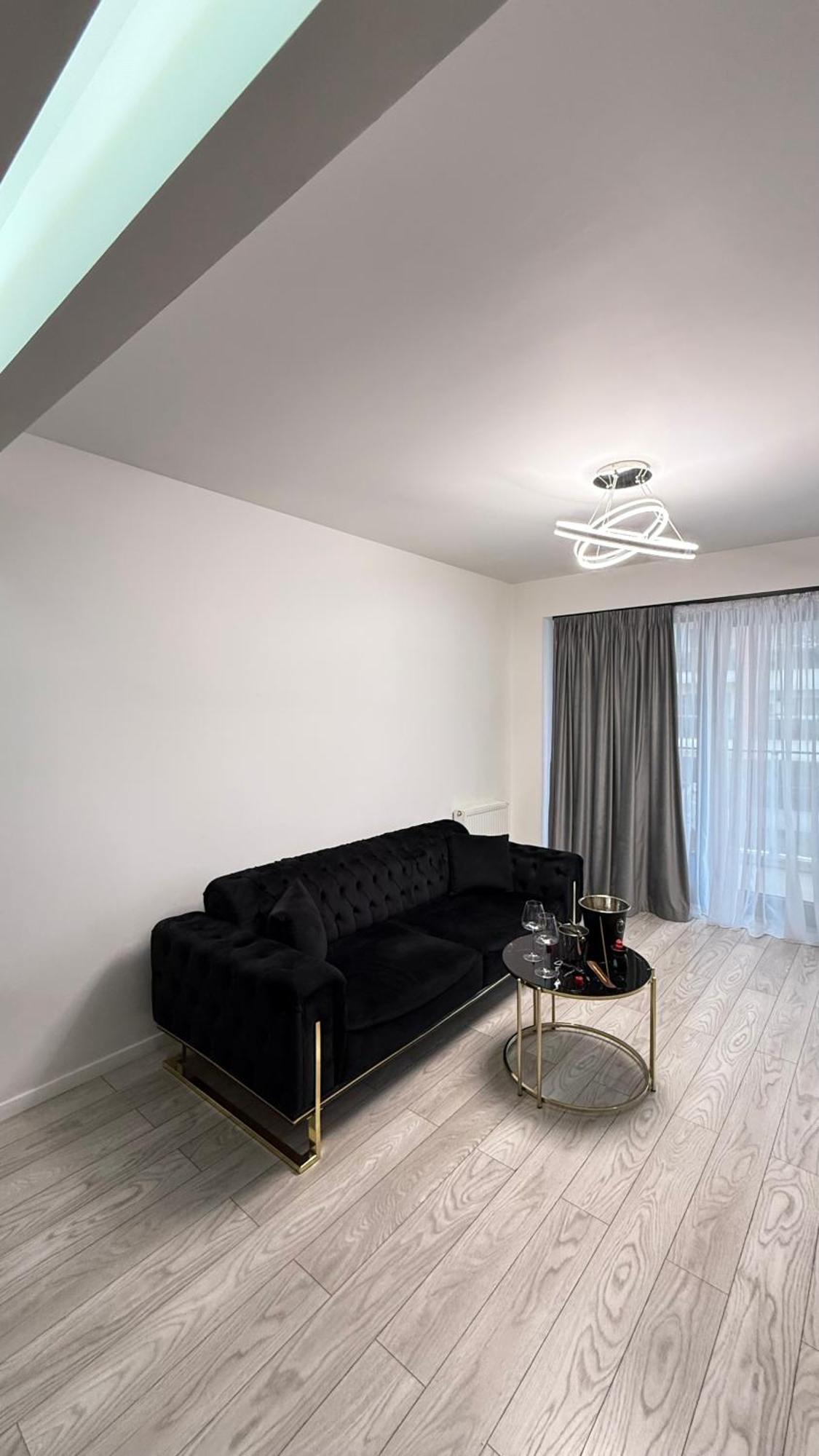 Central Deluxe By Rh Living Bucureşti Exterior foto