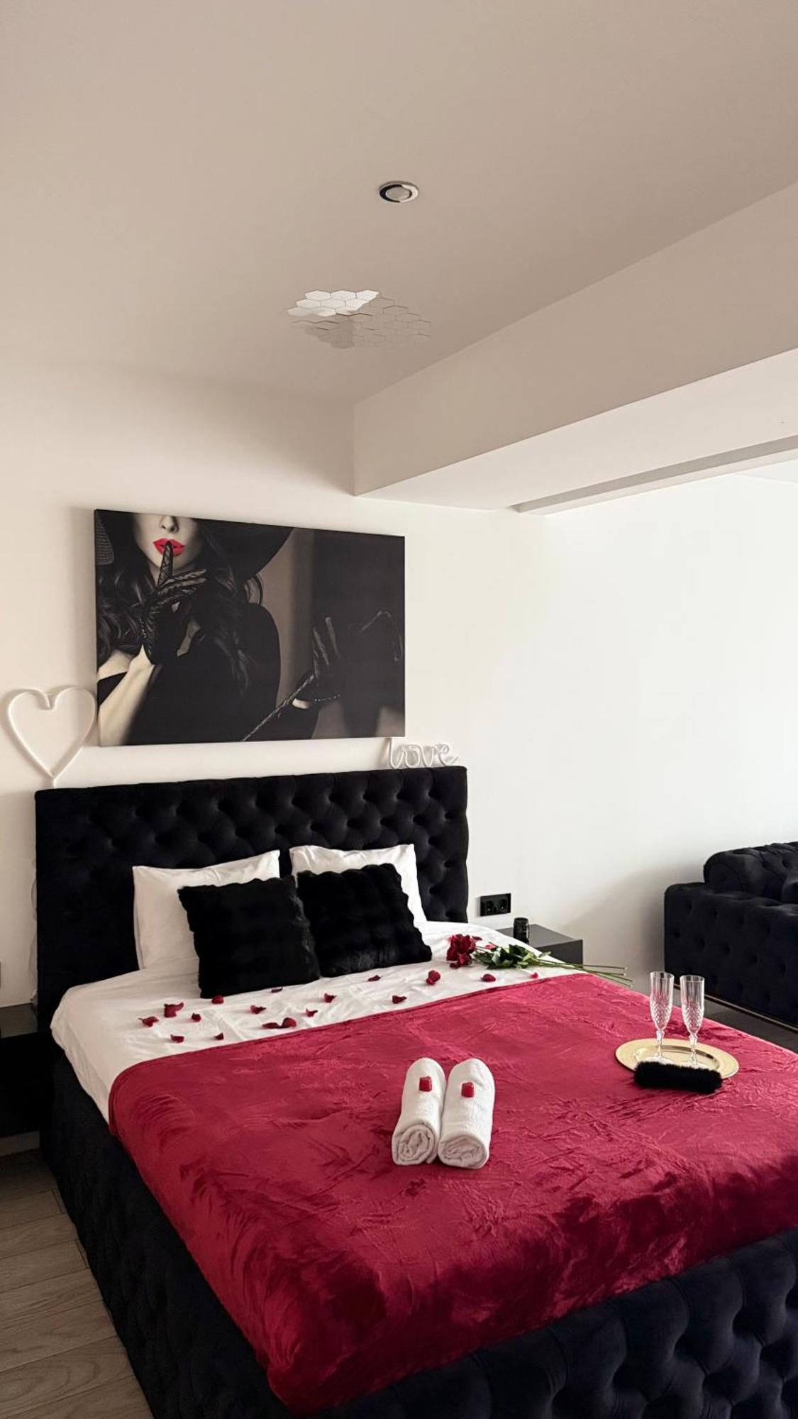Central Deluxe By Rh Living Bucureşti Exterior foto