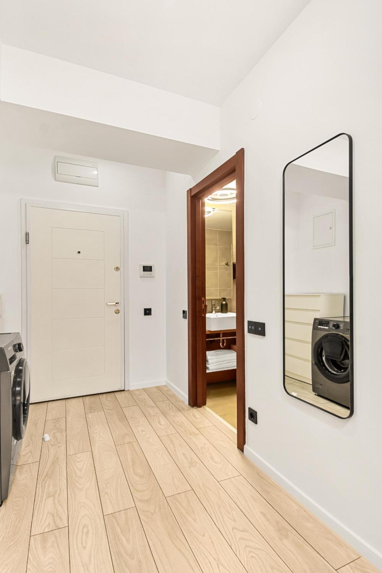 Central Deluxe By Rh Living Bucureşti Exterior foto